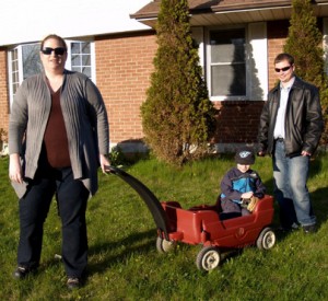 Chris Vale (R) his wife Keli Hines and son Austin, 4 at their home in Oshawa.  Tracy Hanes/For the Toronto Star